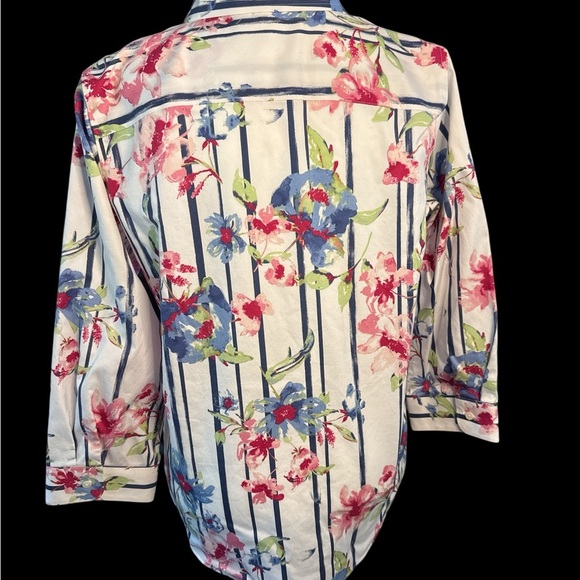 Coldwater Creek White and Red Floral Button Down Shirt - Picture 5 of 7